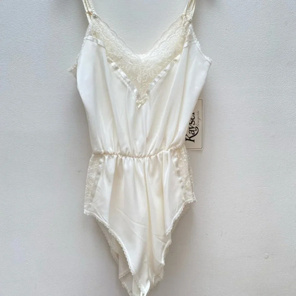 Vintage - NWT White Satin Lace Trimmed 80's Bodysuit - Picture 10 of 10